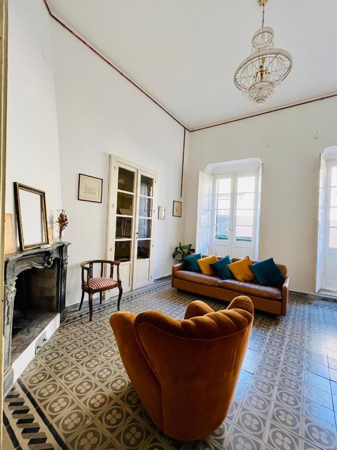 Antica Dimora La Madonnina, Residenza Storica Con Vista Incantevole A Cagliari Apartment Bagian luar foto