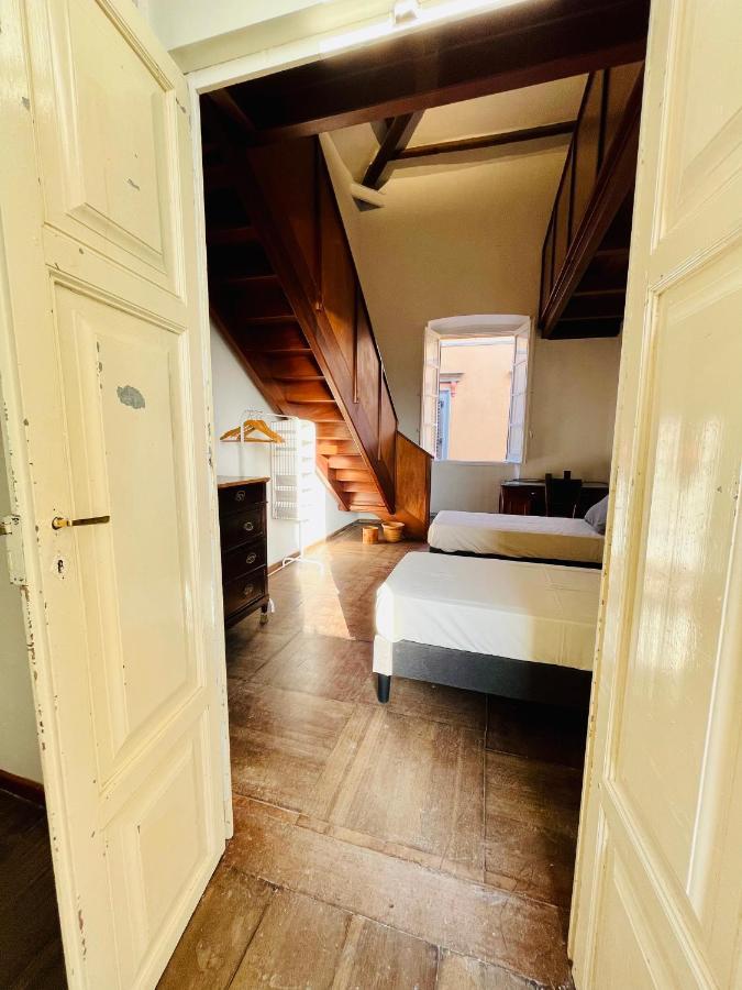 Antica Dimora La Madonnina, Residenza Storica Con Vista Incantevole A Cagliari Apartment Bagian luar foto