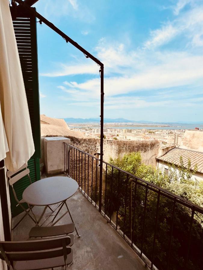 Antica Dimora La Madonnina, Residenza Storica Con Vista Incantevole A Cagliari Apartment Bagian luar foto