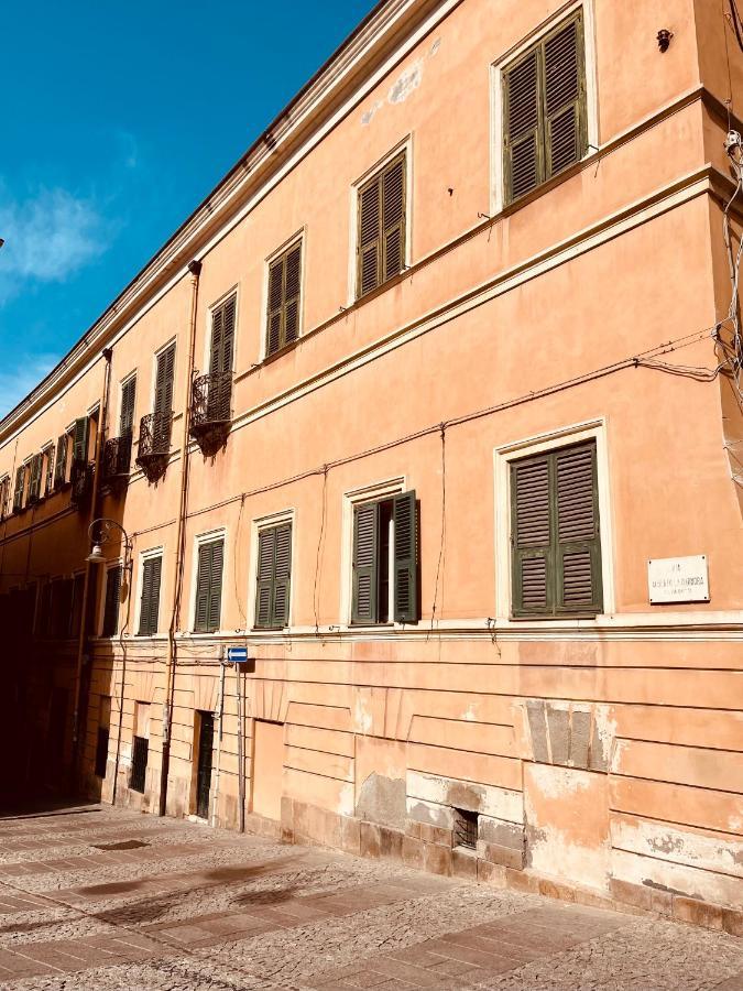 Antica Dimora La Madonnina, Residenza Storica Con Vista Incantevole A Cagliari Apartment Bagian luar foto