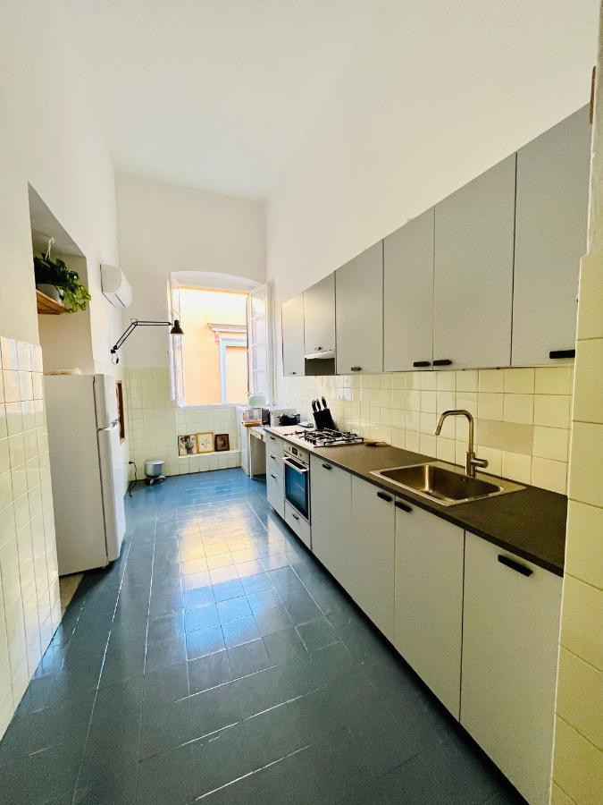 Antica Dimora La Madonnina, Residenza Storica Con Vista Incantevole A Cagliari Apartment Bagian luar foto