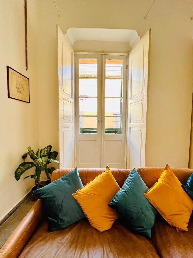 Antica Dimora La Madonnina, Residenza Storica Con Vista Incantevole A Cagliari Apartment Bagian luar foto